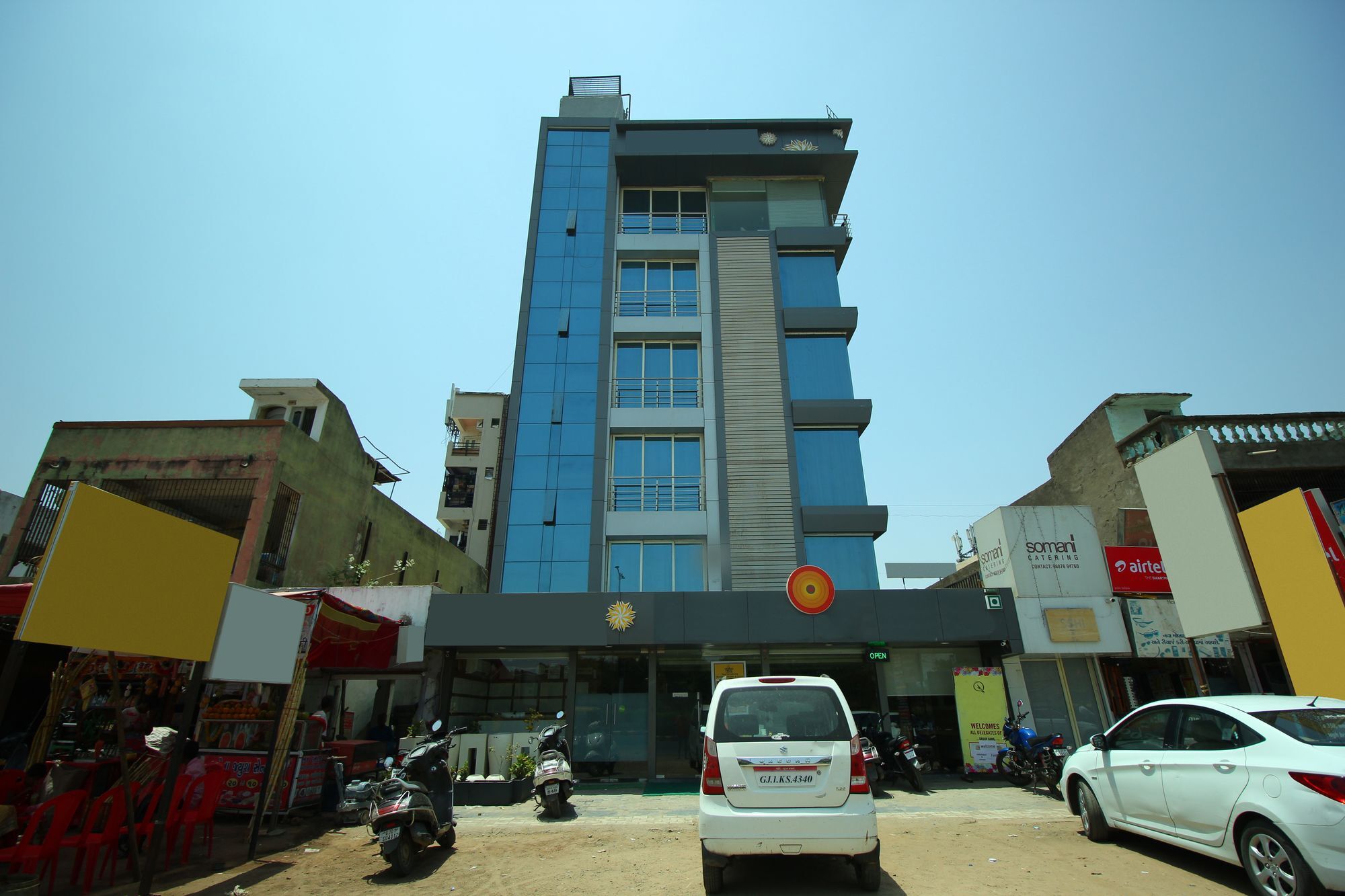 Oyo 8992 Hotel Kyra Ахмедабад Екстер'єр фото