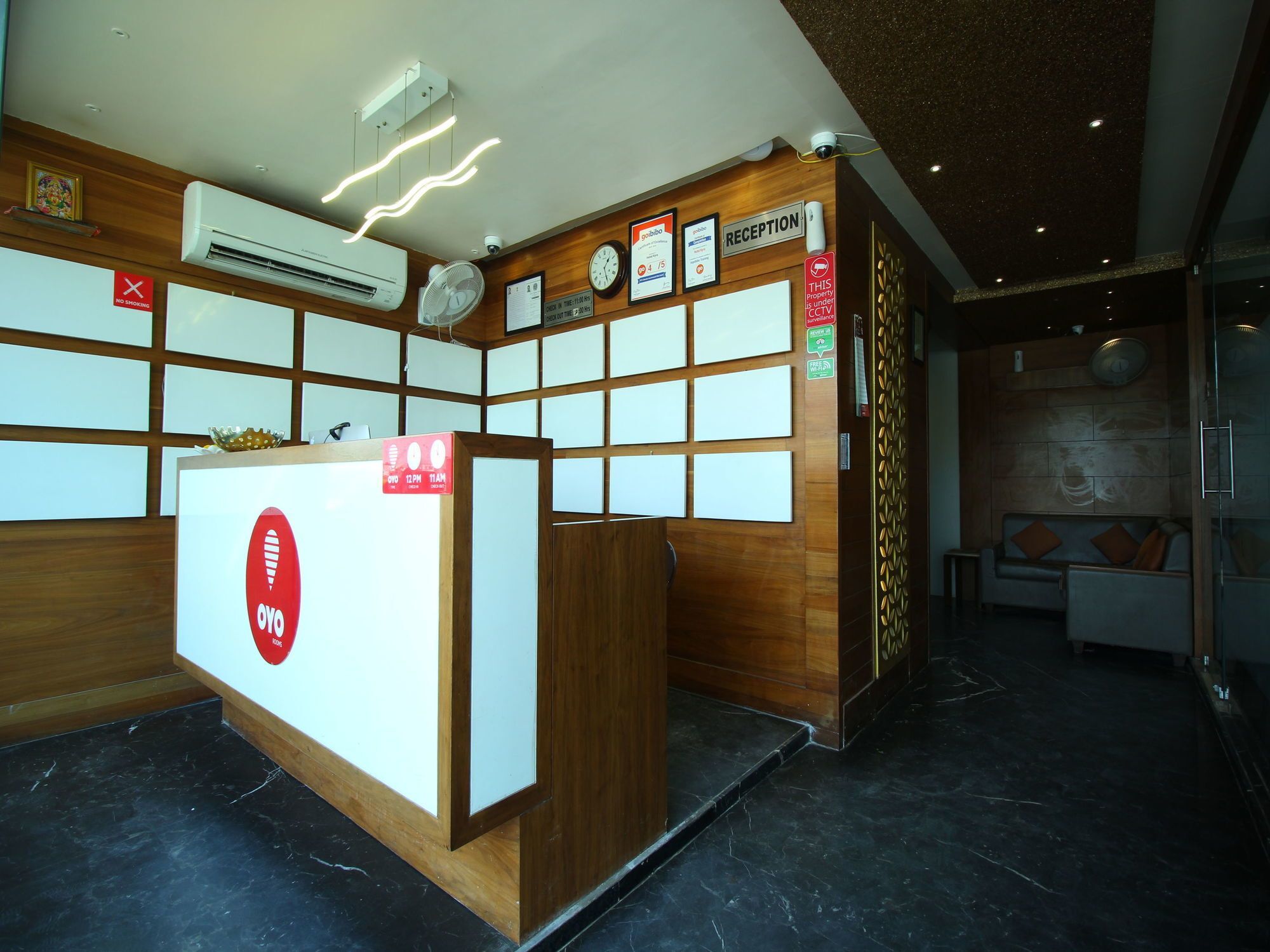 Oyo 8992 Hotel Kyra Ахмедабад Екстер'єр фото